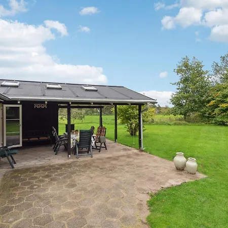 Lovely In With Kitchen Holiday home *