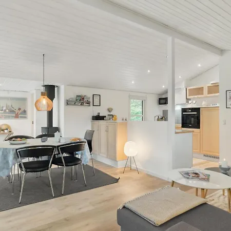 Lovely In With Kitchen Holiday home *